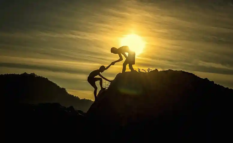 dost yolunda fedakarliq haqqinda insa,dost yolunda fedakarlik insa,dost yolunda fədakarlıq haqqında inşa,dostluq haqqında inşa,dost dar günde tanınar inşain,dost nece olmalidir haqqinda insa