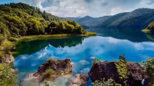 Göygöl haqqında esse goy gol haqqinda insa